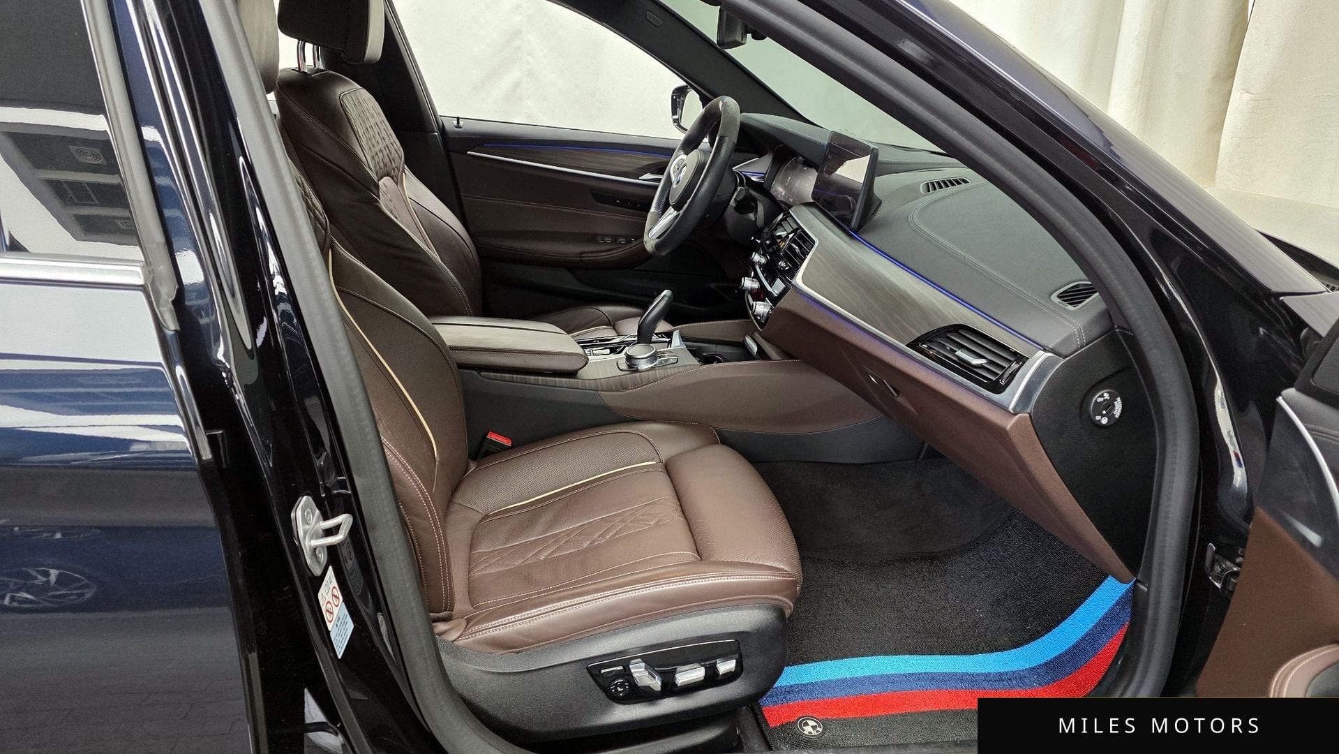 BMW 5 Series (G30) 2021 — миниатюра 11