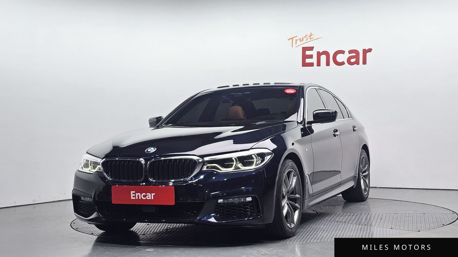 BMW 5 Series (G30) 2018 — фото 1 из 12