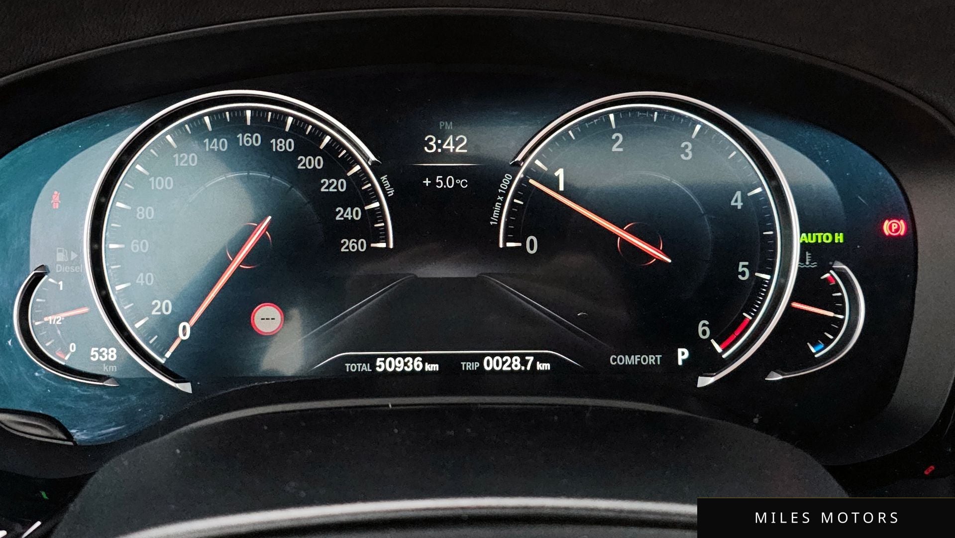 BMW 5 Series (G30) 2018 — миниатюра 8