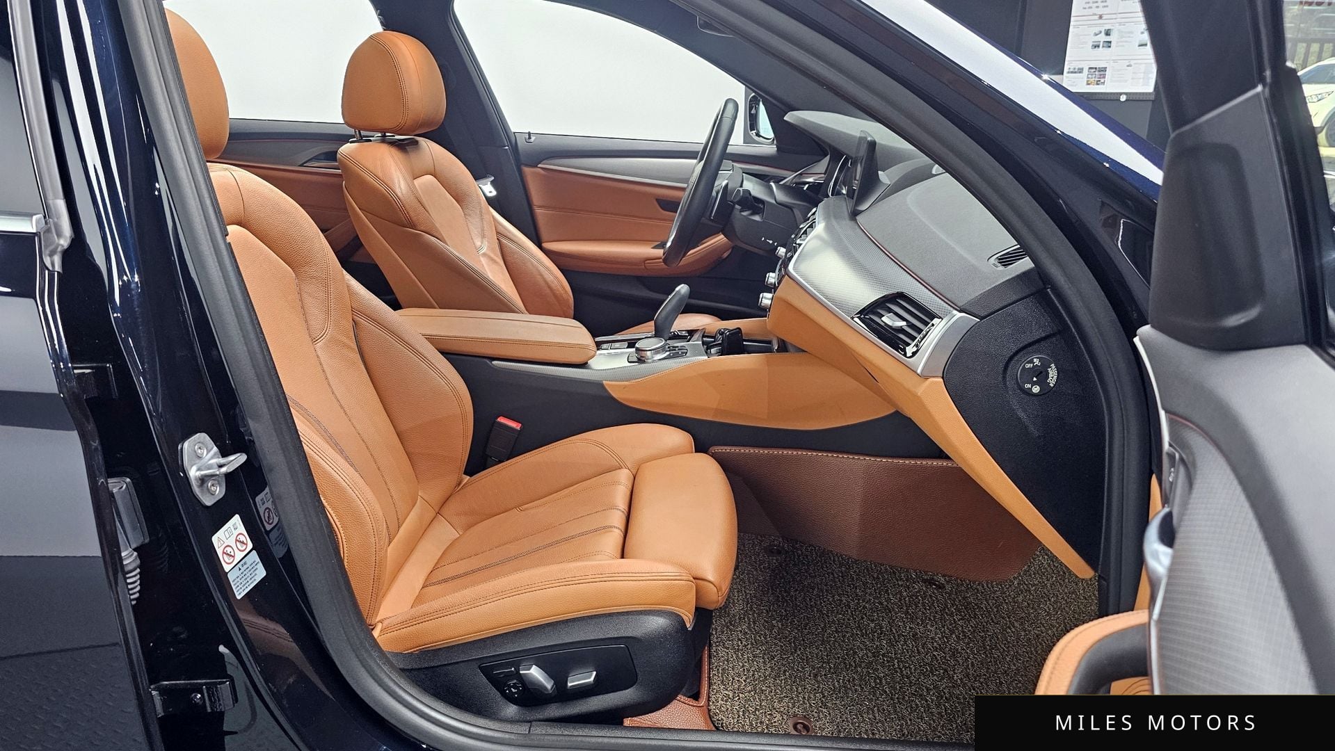 BMW 5 Series (G30) 2018 — миниатюра 10