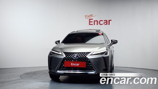 Лексус UX250h 2021 — миниатюра 3