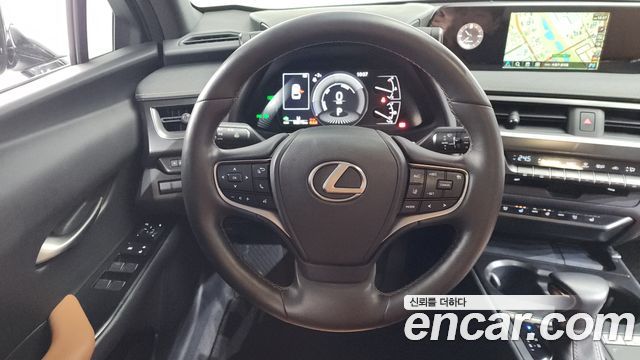 Лексус UX250h 2021 — миниатюра 13