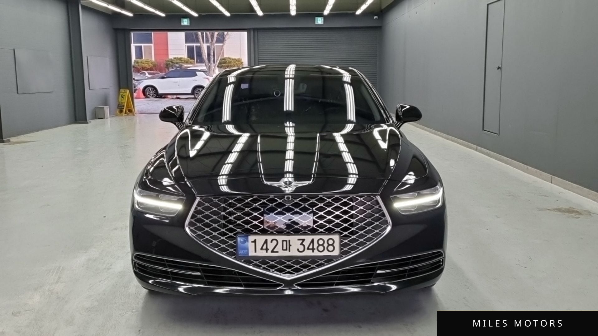 Genesis G90 2019 — фото 1 из 12