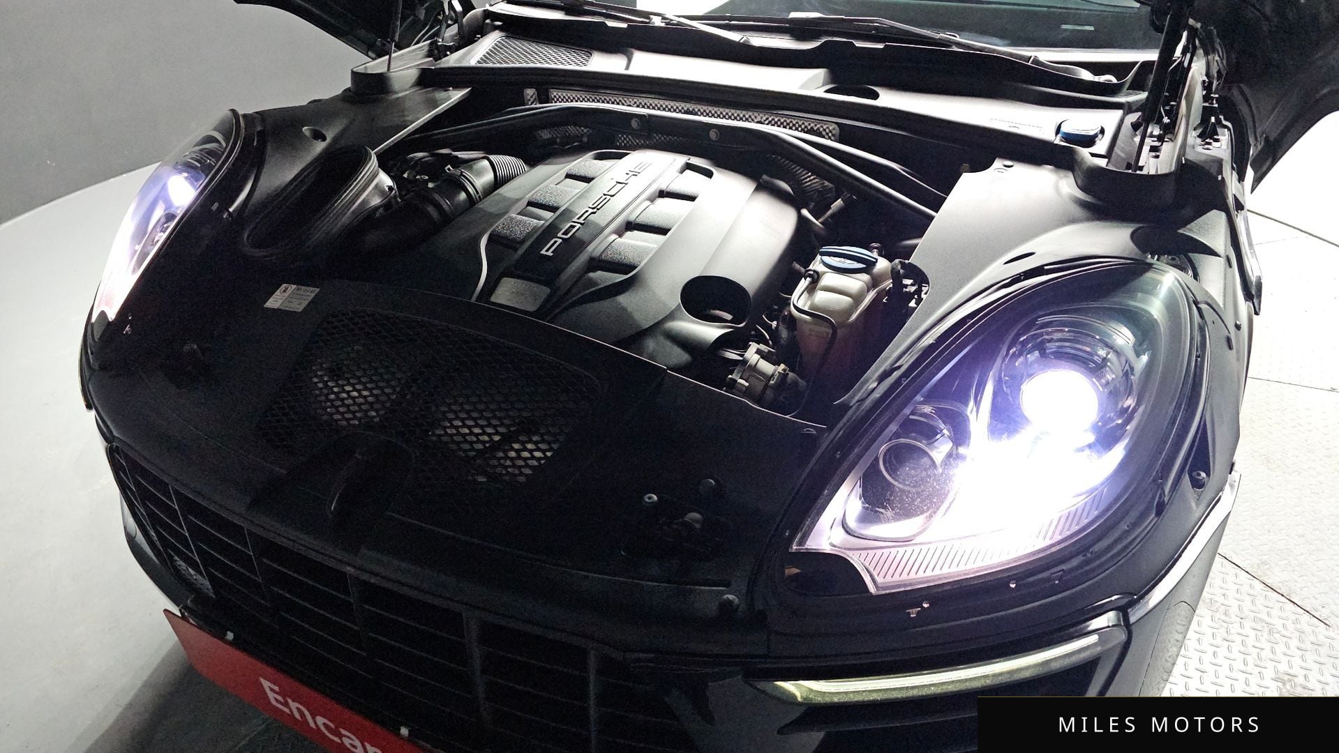 Porsche Macan 2017 — миниатюра 6