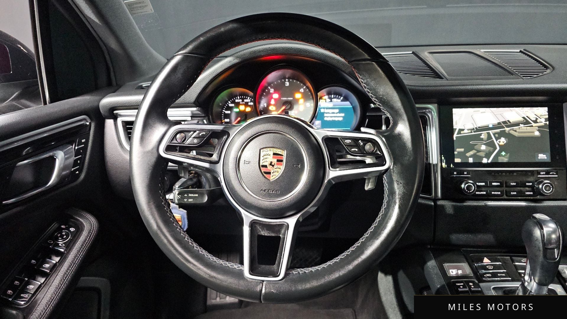 Porsche Macan 2017 — миниатюра 11
