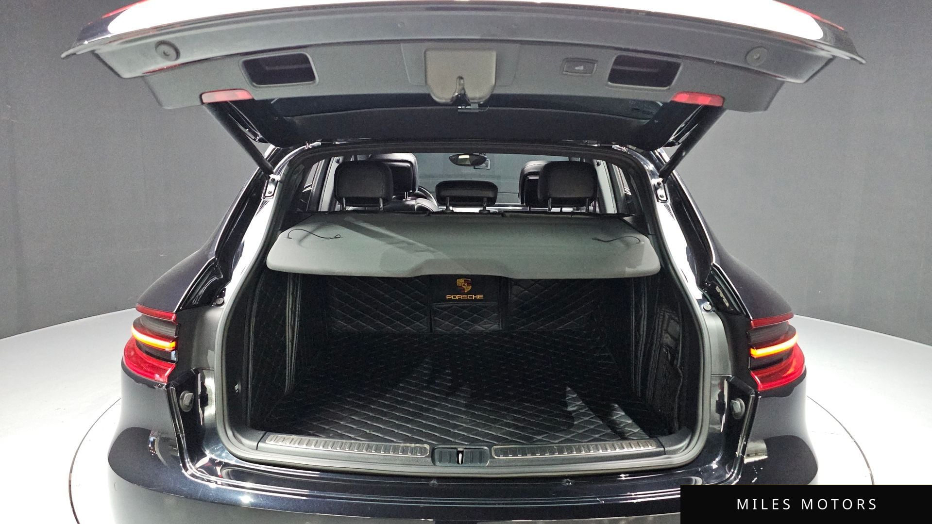 Porsche Macan 2017 — миниатюра 20