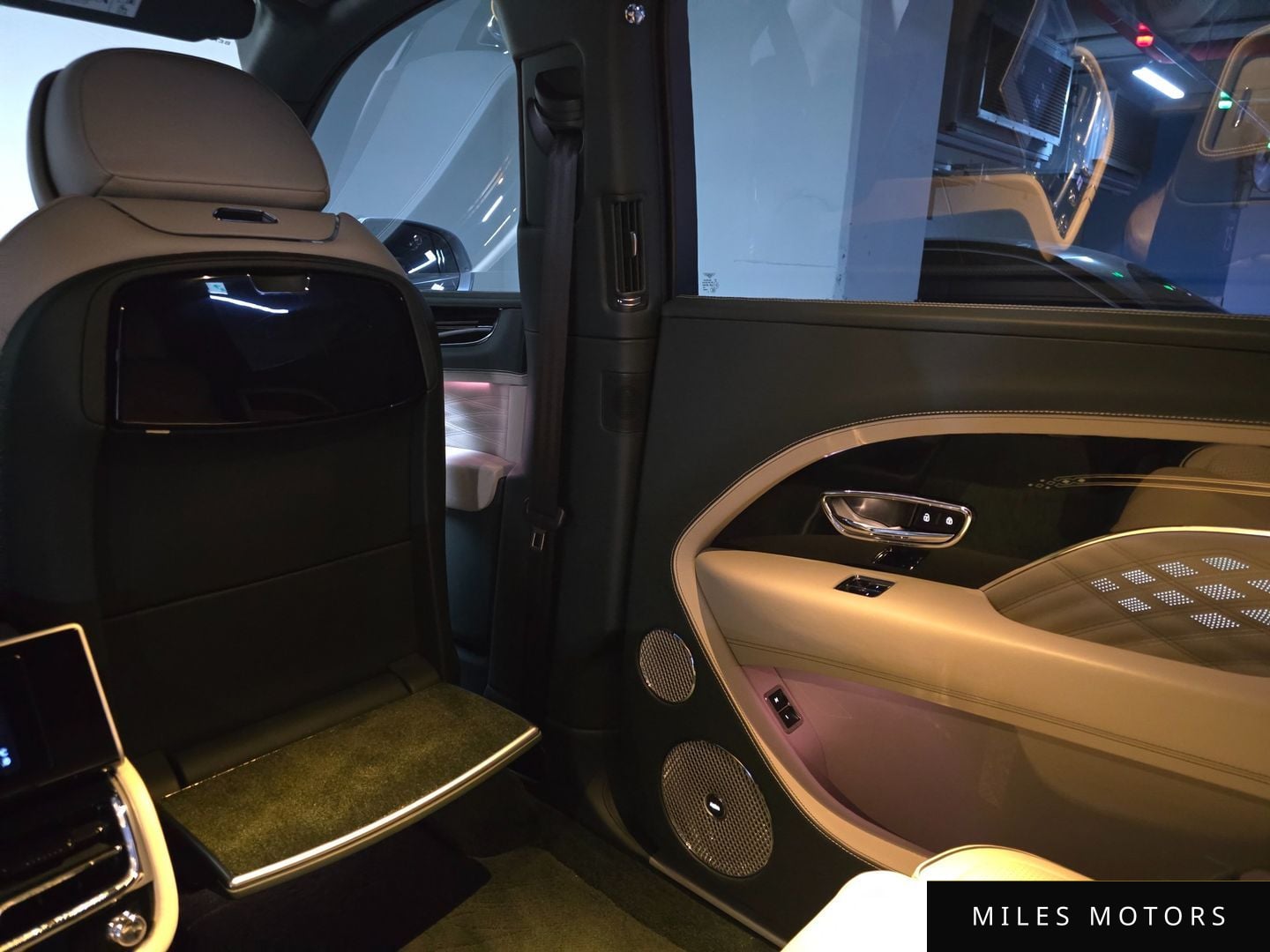 Bentley Bentayga 2024 — миниатюра 10