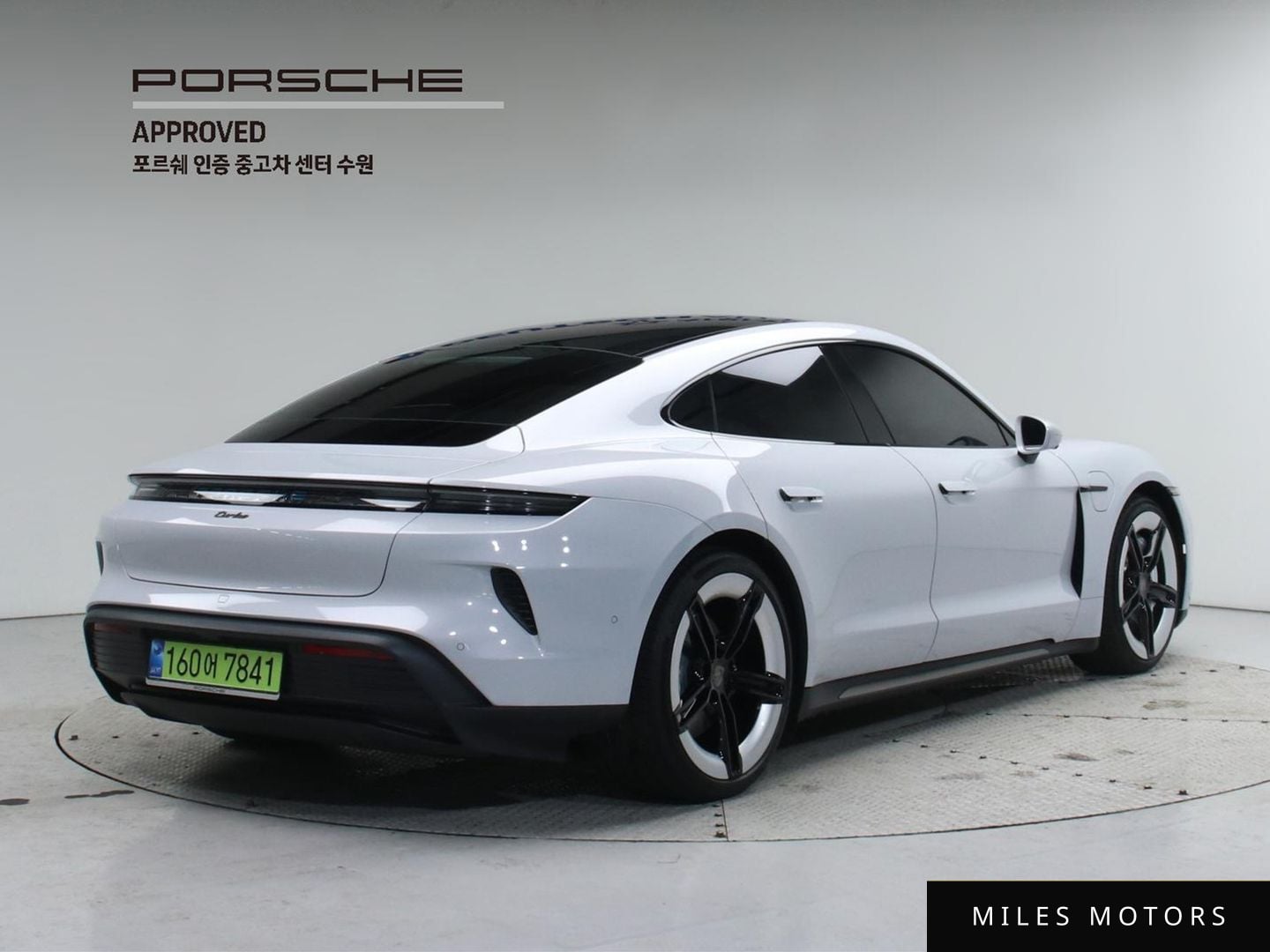 Porsche Taycan 2025 — миниатюра 2