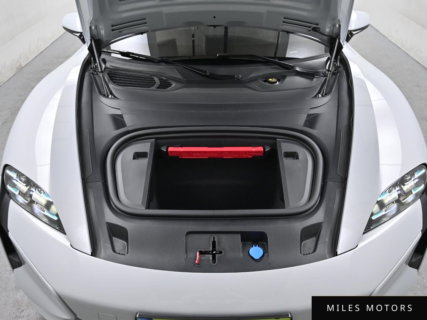 Porsche Taycan 2025 — миниатюра 6