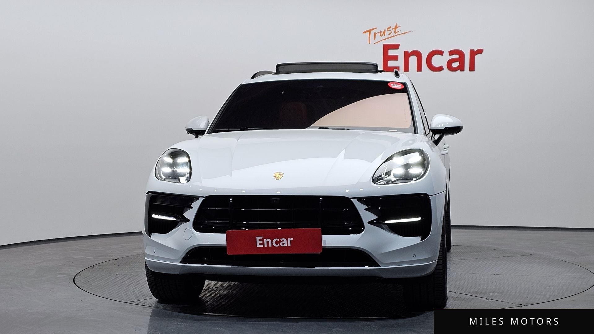 Porsche Macan 2021 — миниатюра 3