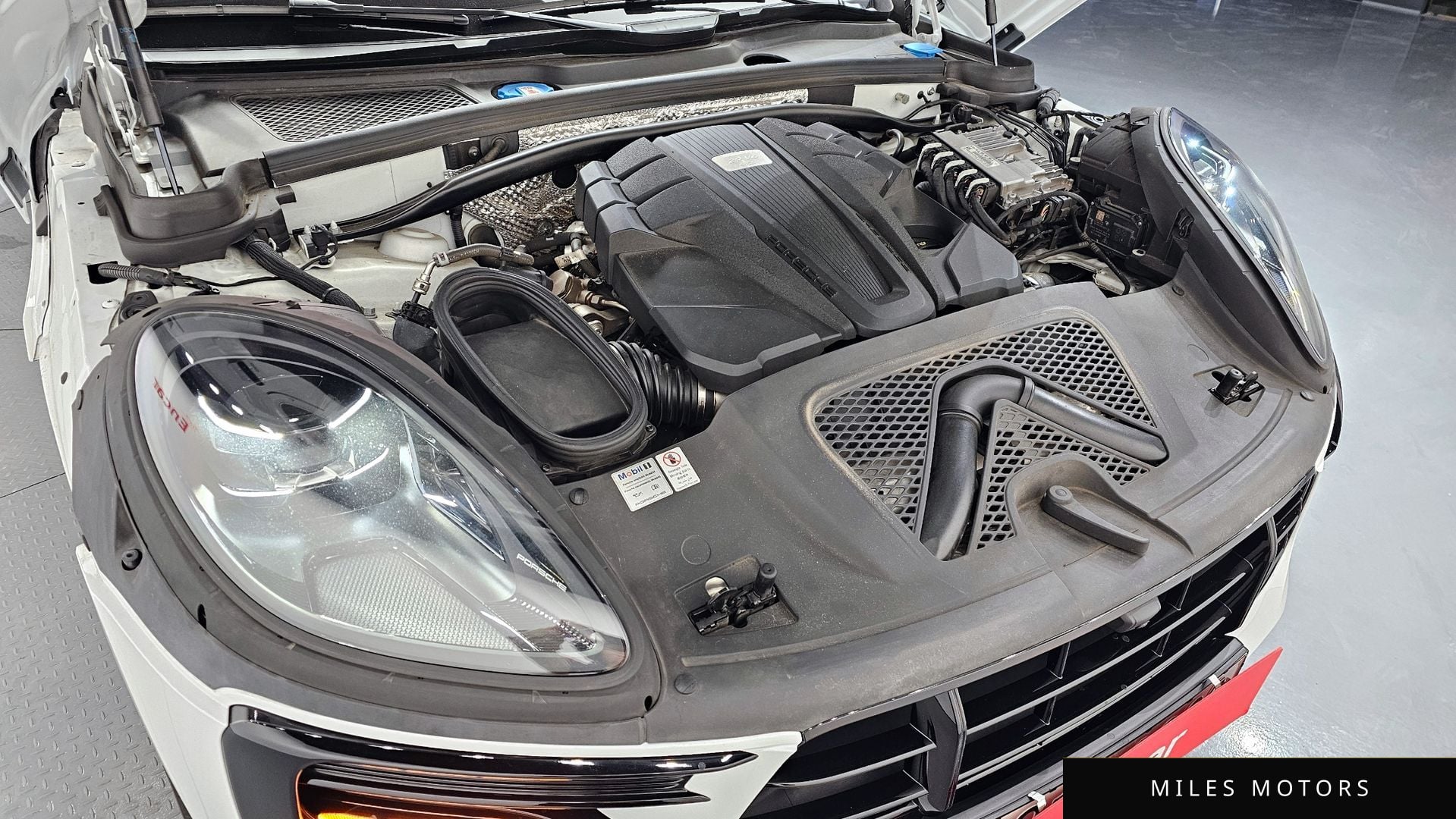 Porsche Macan 2021 — миниатюра 6