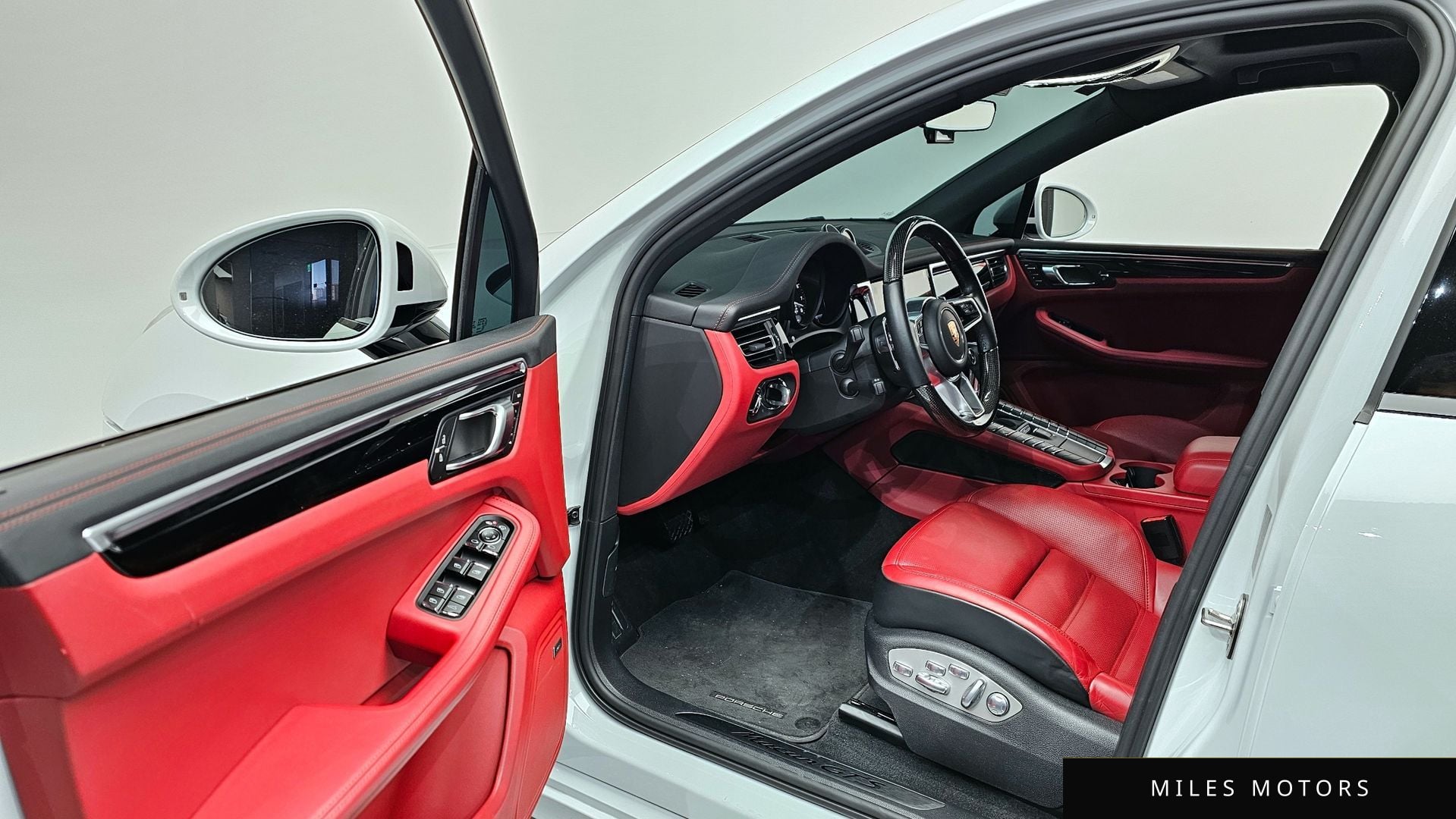 Porsche Macan 2021 — миниатюра 11