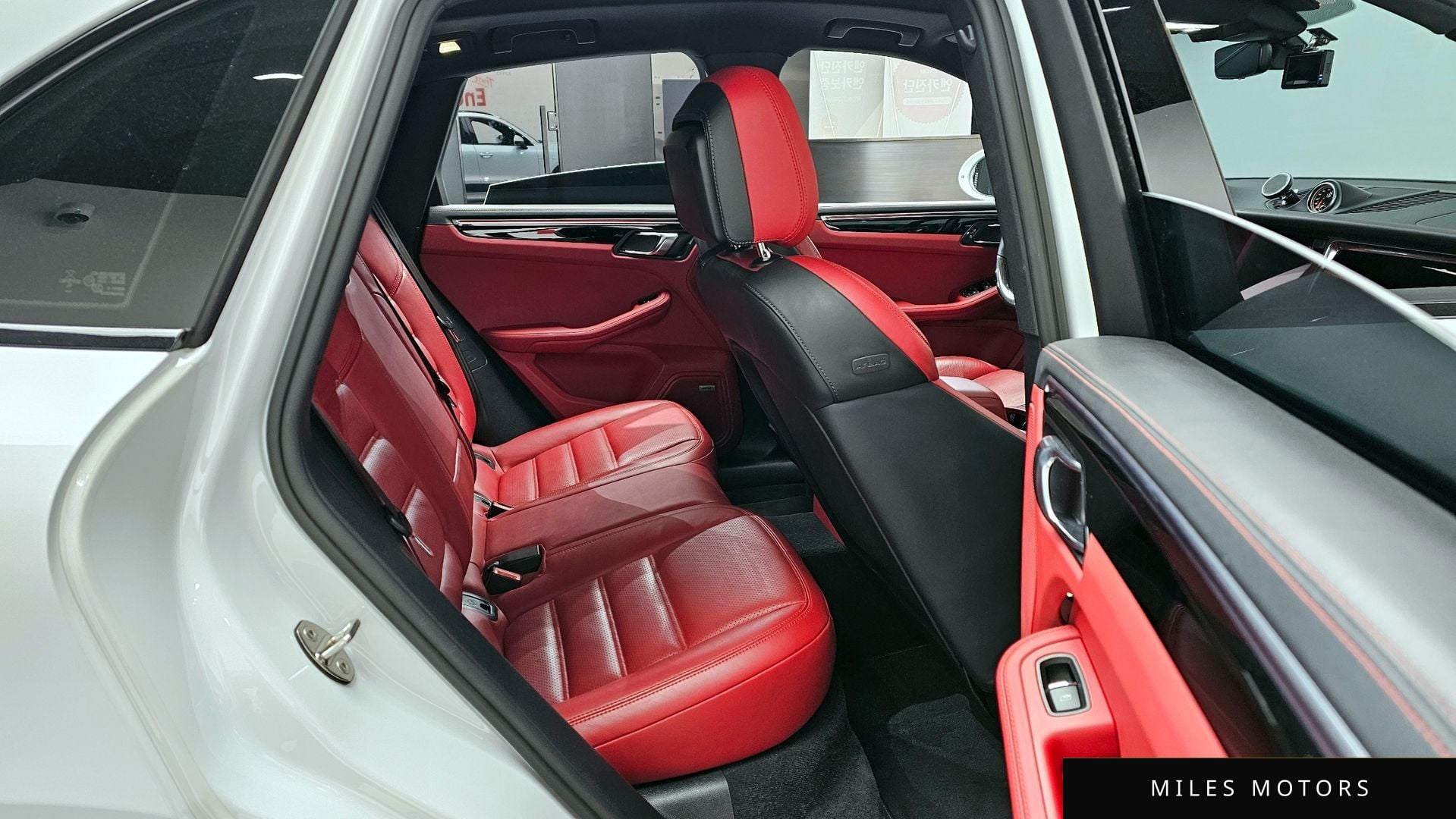 Porsche Macan 2021 — миниатюра 12