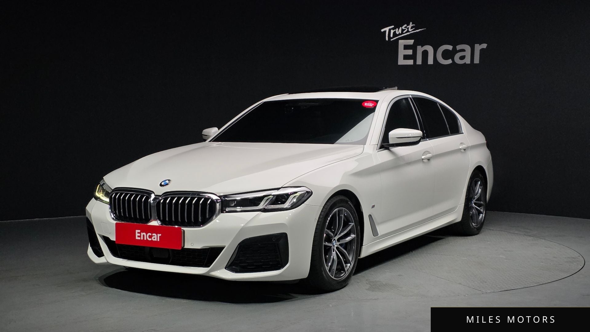 BMW 5 Series (G30) 2022 — фото 1 из 12