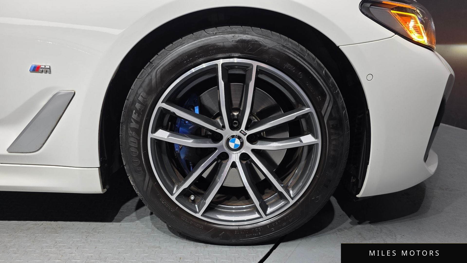 BMW 5 Series (G30) 2022 — миниатюра 5