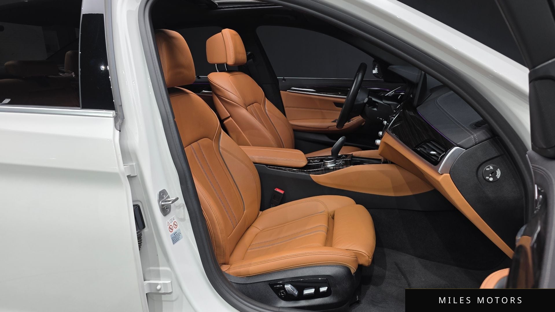 BMW 5 Series (G30) 2022 — миниатюра 11