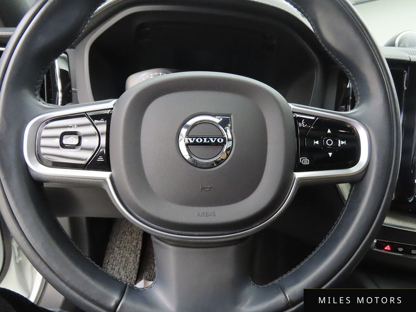 Volvo XC60 2019 — миниатюра 9