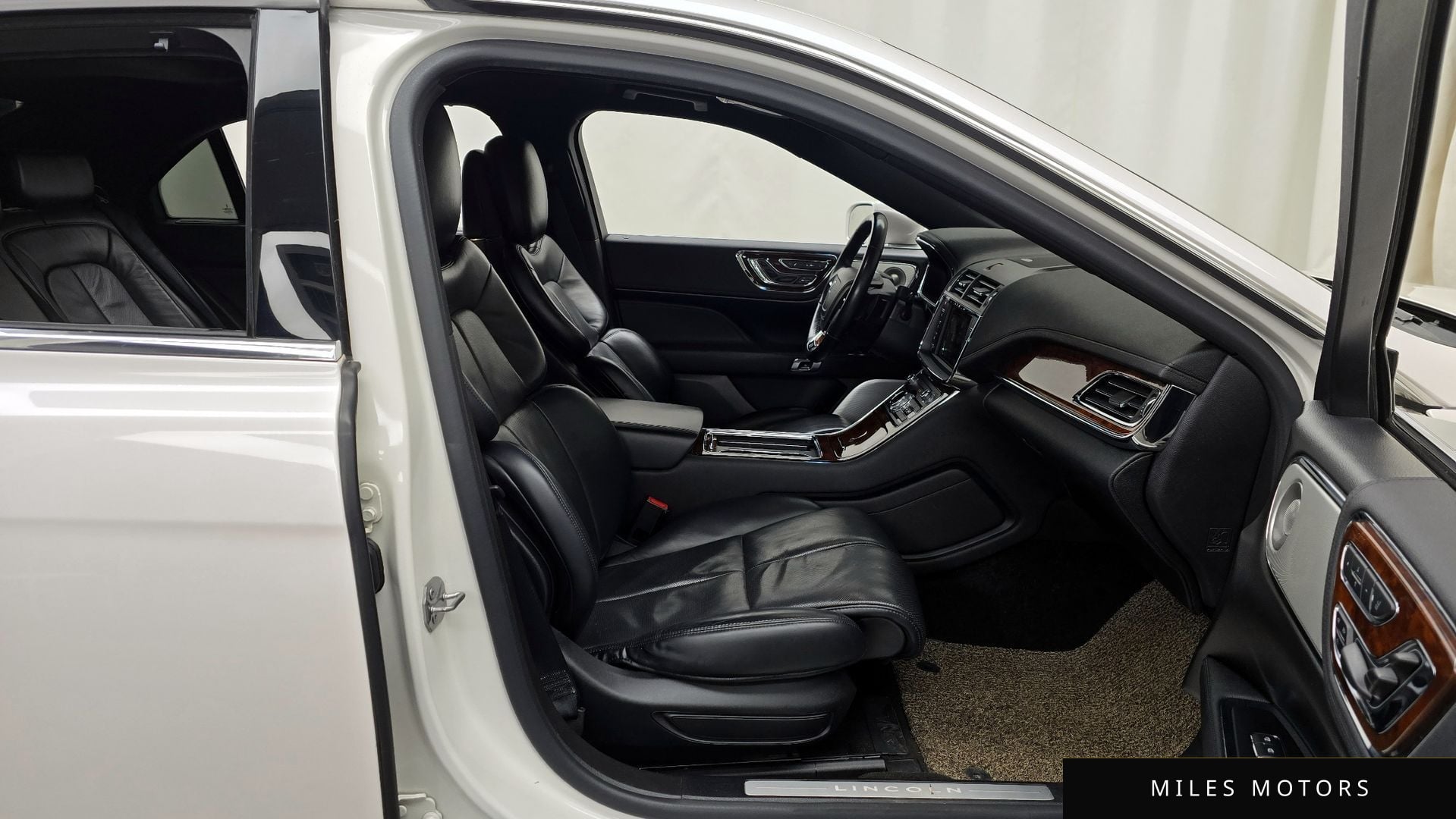 Lincoln Continental 2019 — миниатюра 11