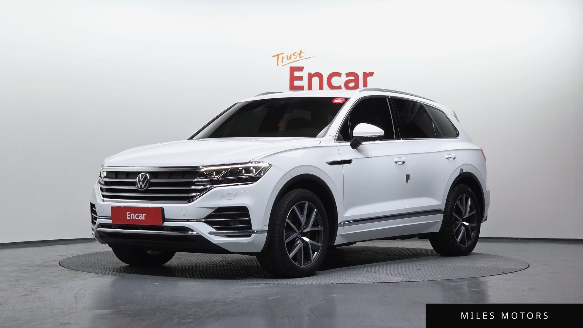 Volkswagen Touareg 2023 — фото 1 из 12