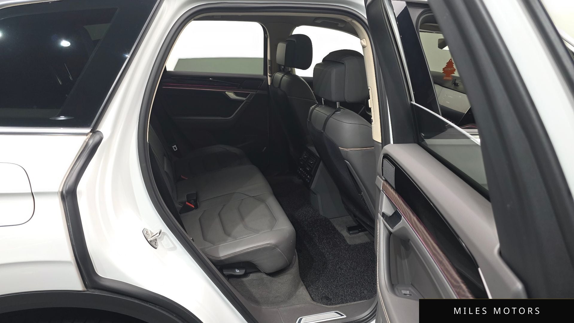 Volkswagen Touareg 2023 — миниатюра 12
