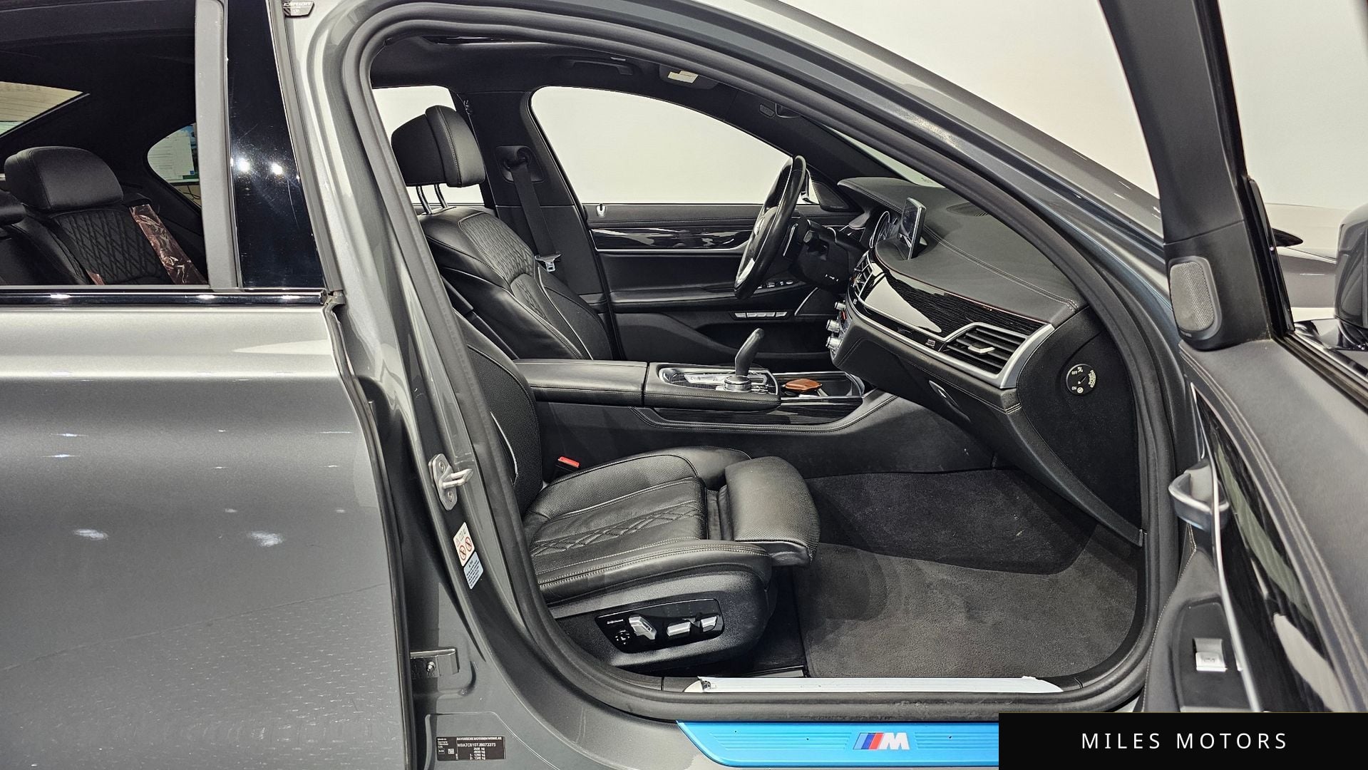 BMW 7 Series (G11) 2018 — миниатюра 10