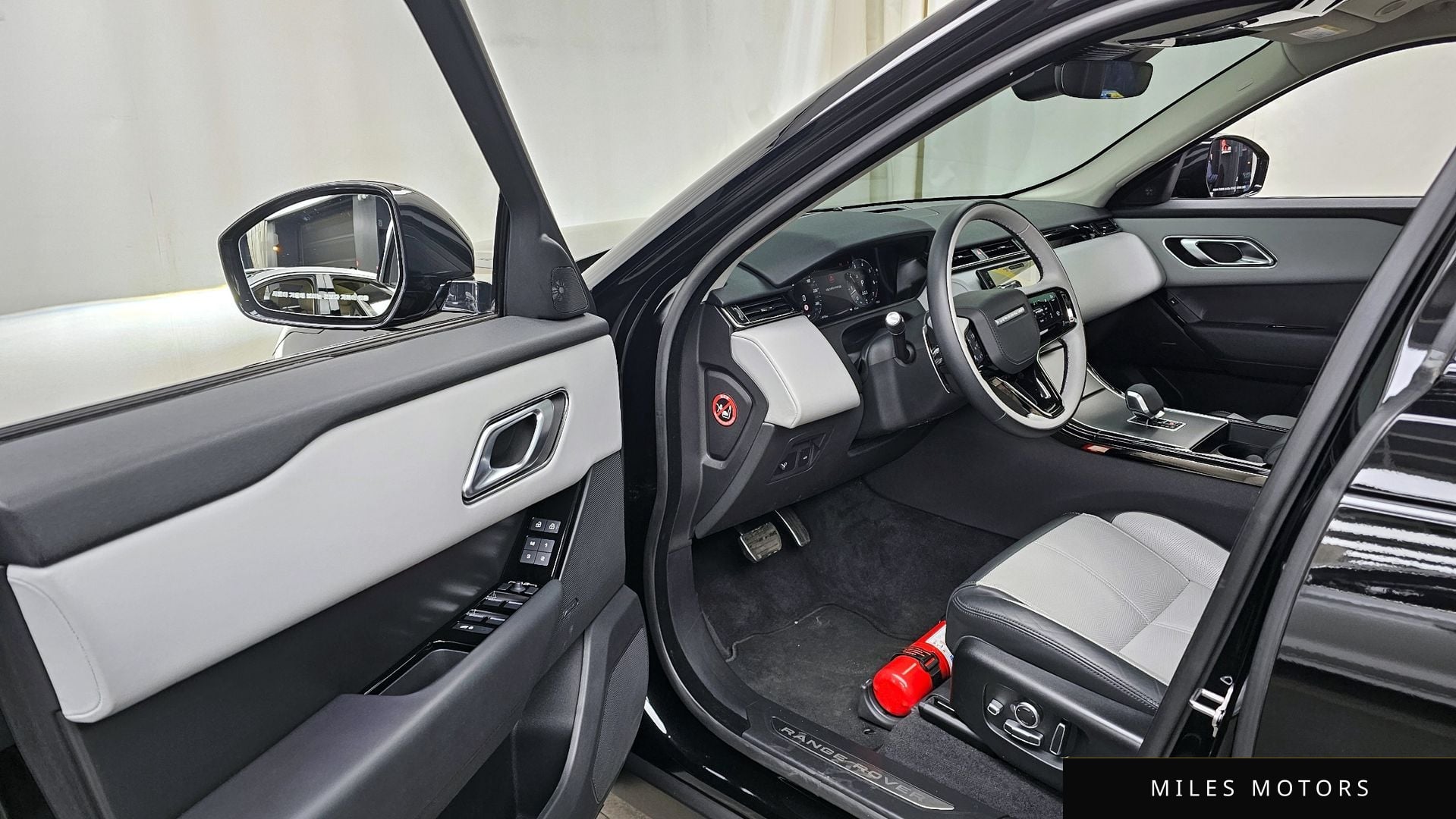 Land Rover Range Rover Velar 2025 — миниатюра 10
