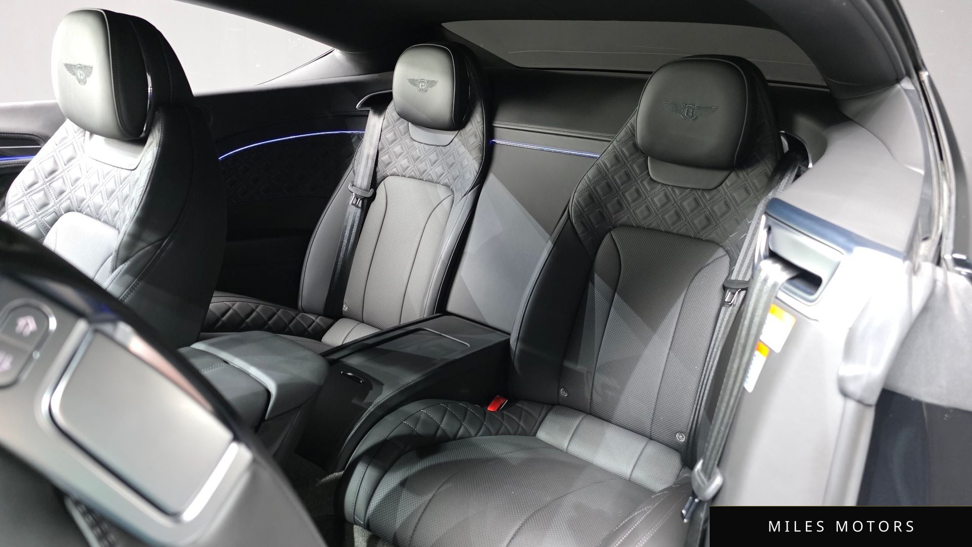 Bentley Continental GT 2023 — миниатюра 11