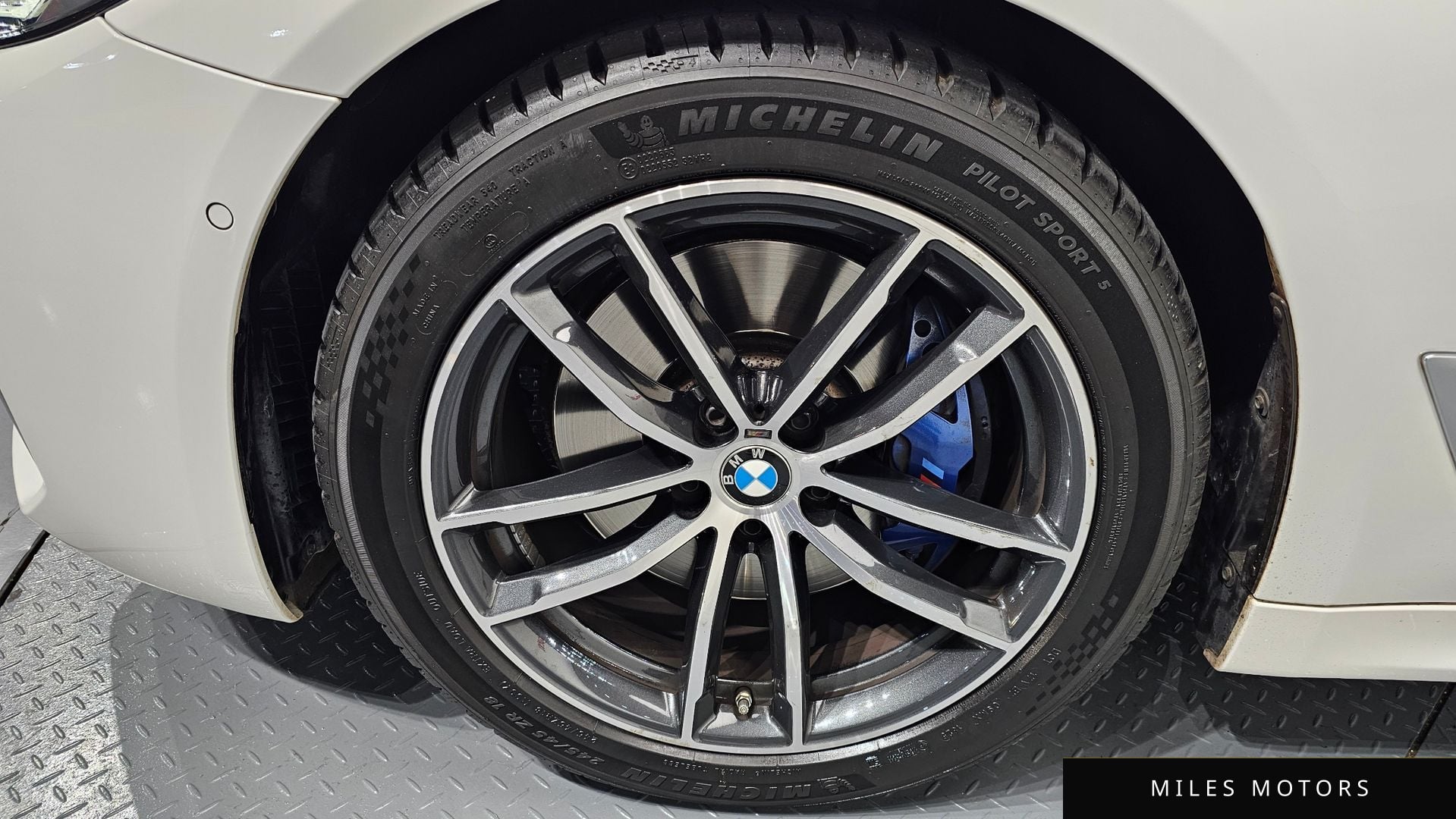 BMW 5시리즈 (G30) 2023 — миниатюра 5