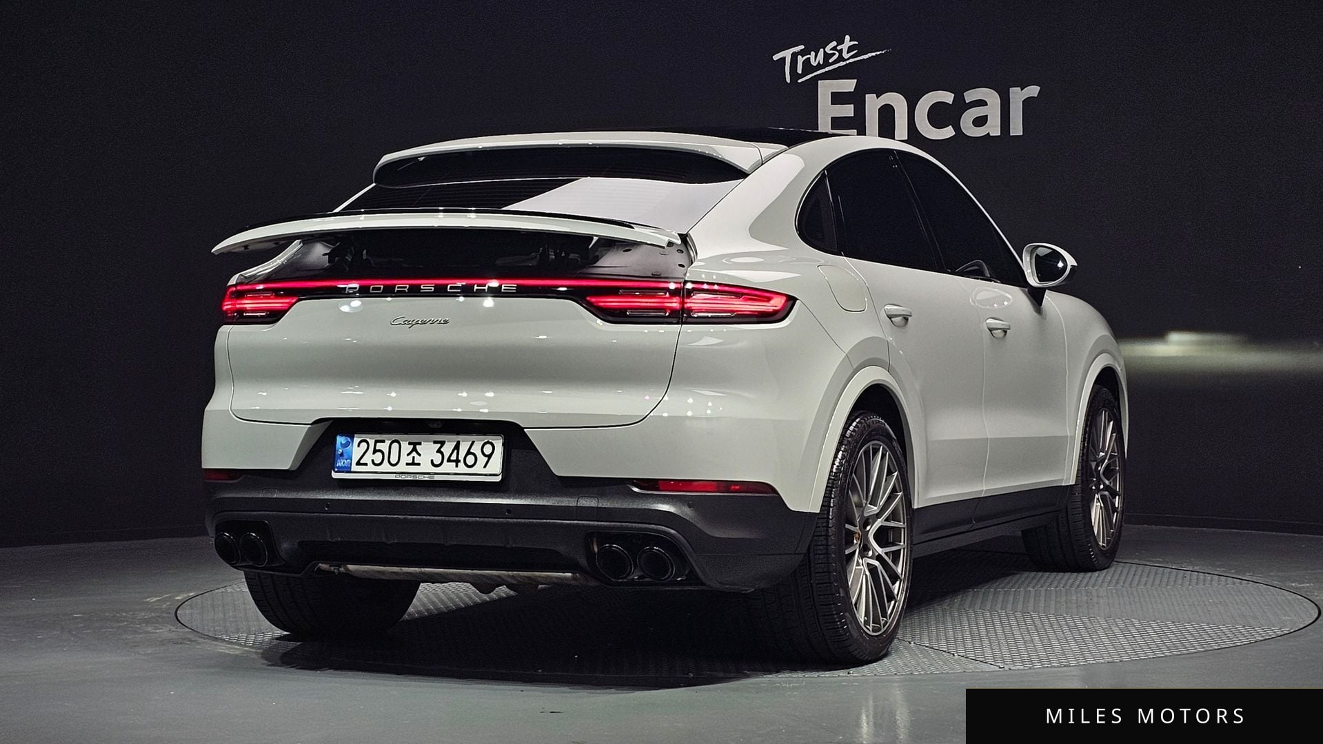 Porsche Cayenne 2022 — миниатюра 3