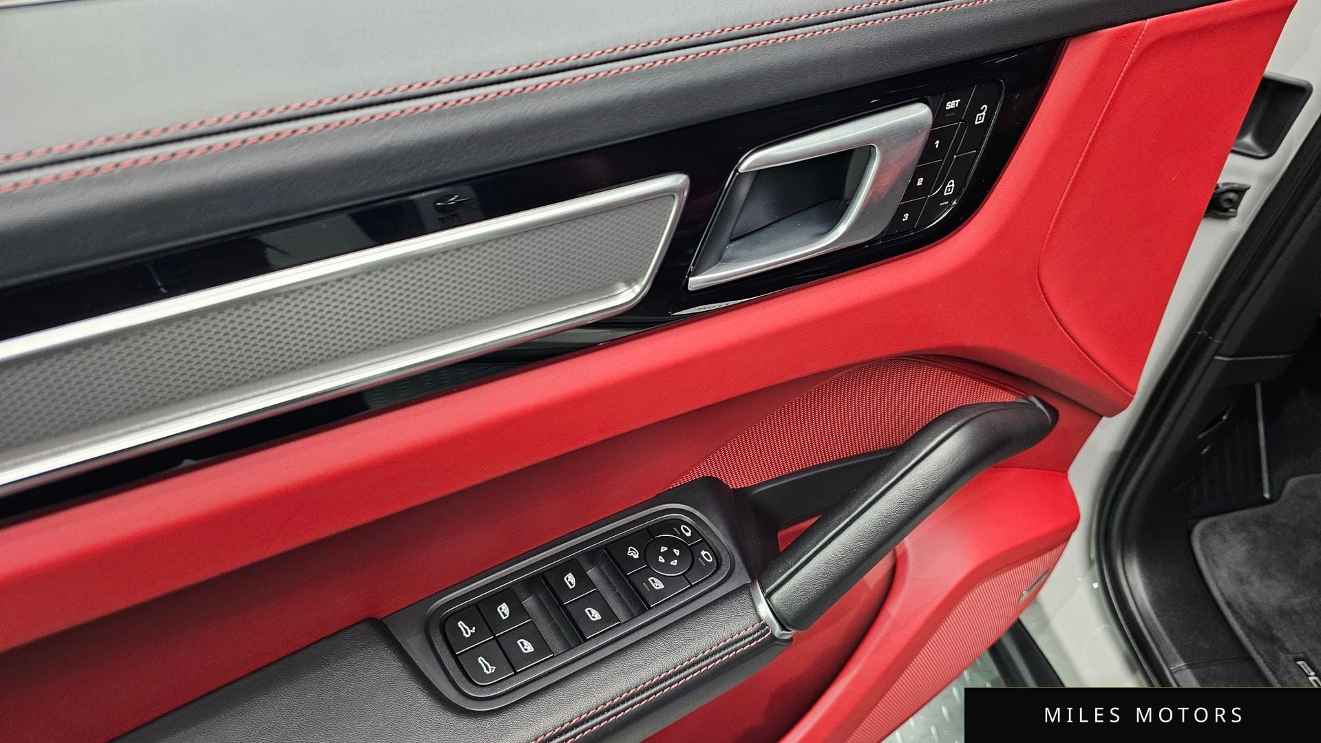 Porsche Cayenne 2022 — миниатюра 11
