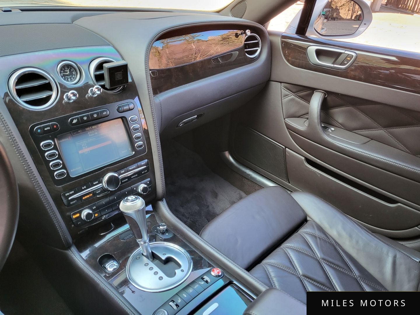 Bentley Flying Spur 2010 — миниатюра 8