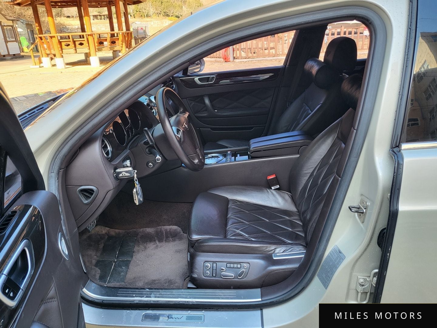 Bentley Flying Spur 2010 — миниатюра 9