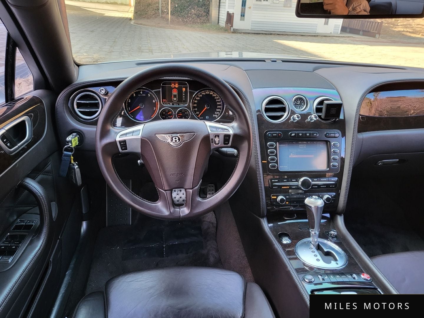 Bentley Flying Spur 2010 — миниатюра 10