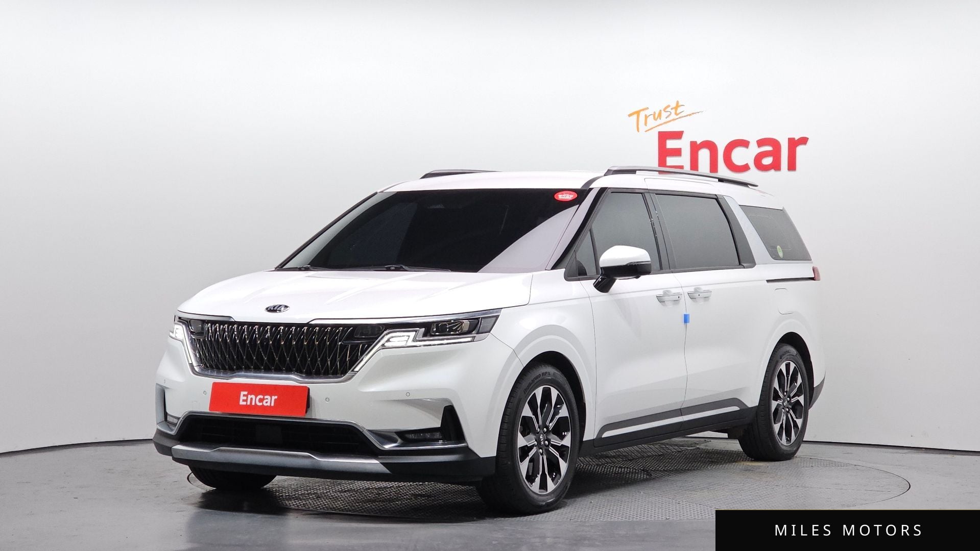 Kia Carnival 2021 — фото 1 из 12