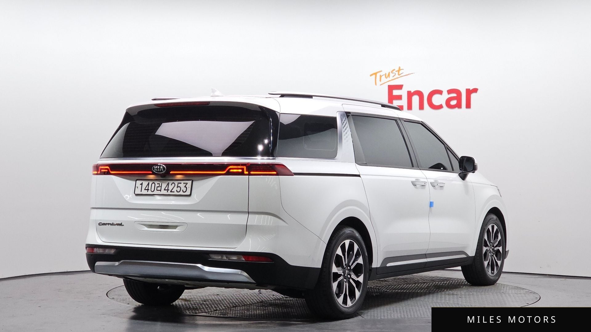 Kia Carnival 2021 — миниатюра 2