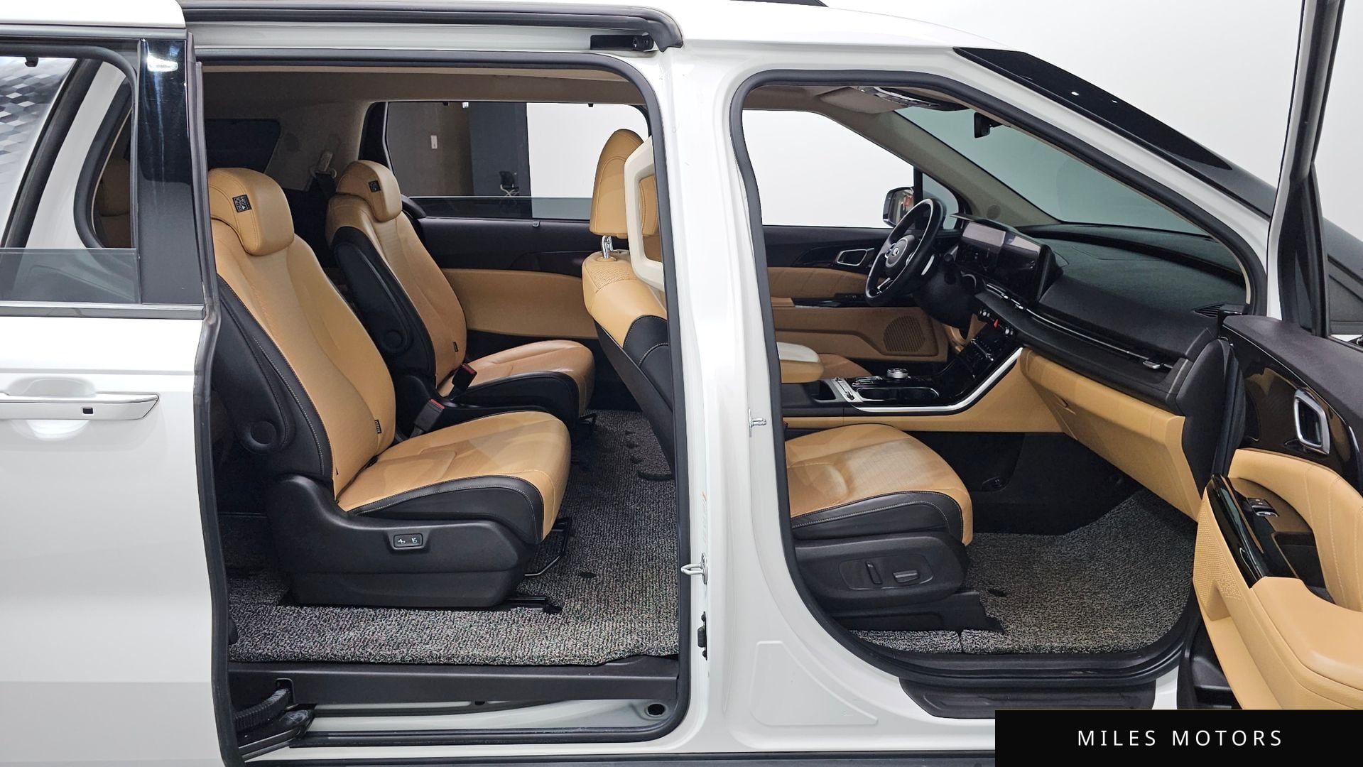 Kia Carnival 2021 — миниатюра 11