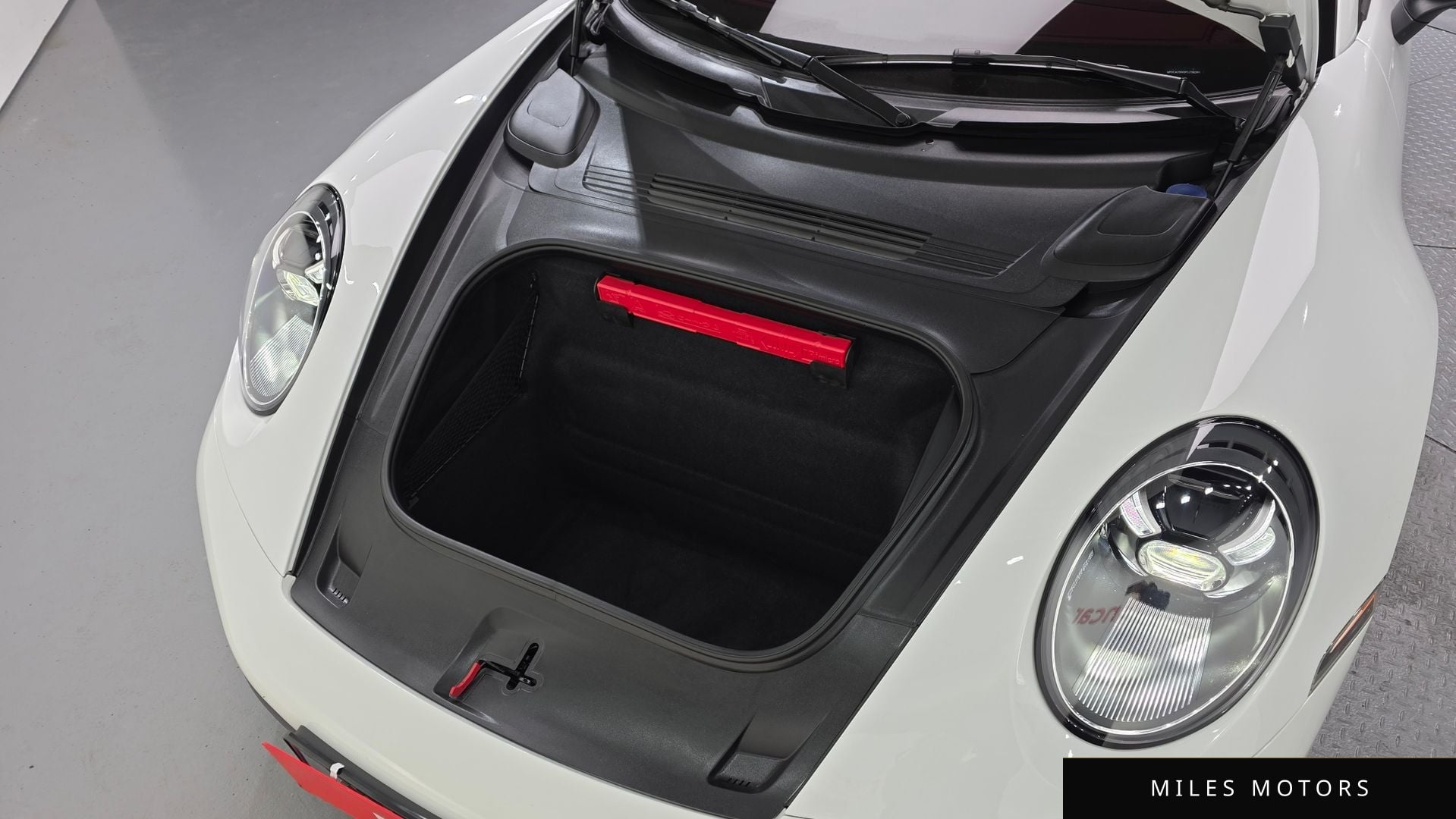 Porsche 911 (992) 2024 — миниатюра 6