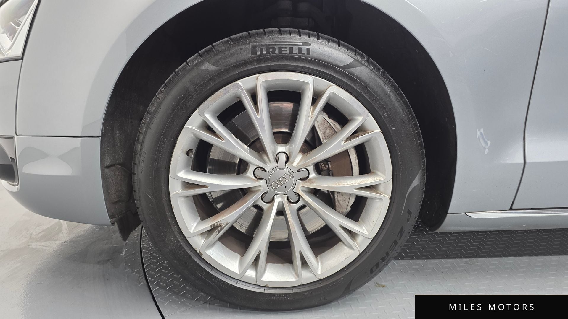 Audi A8 2011 — миниатюра 5