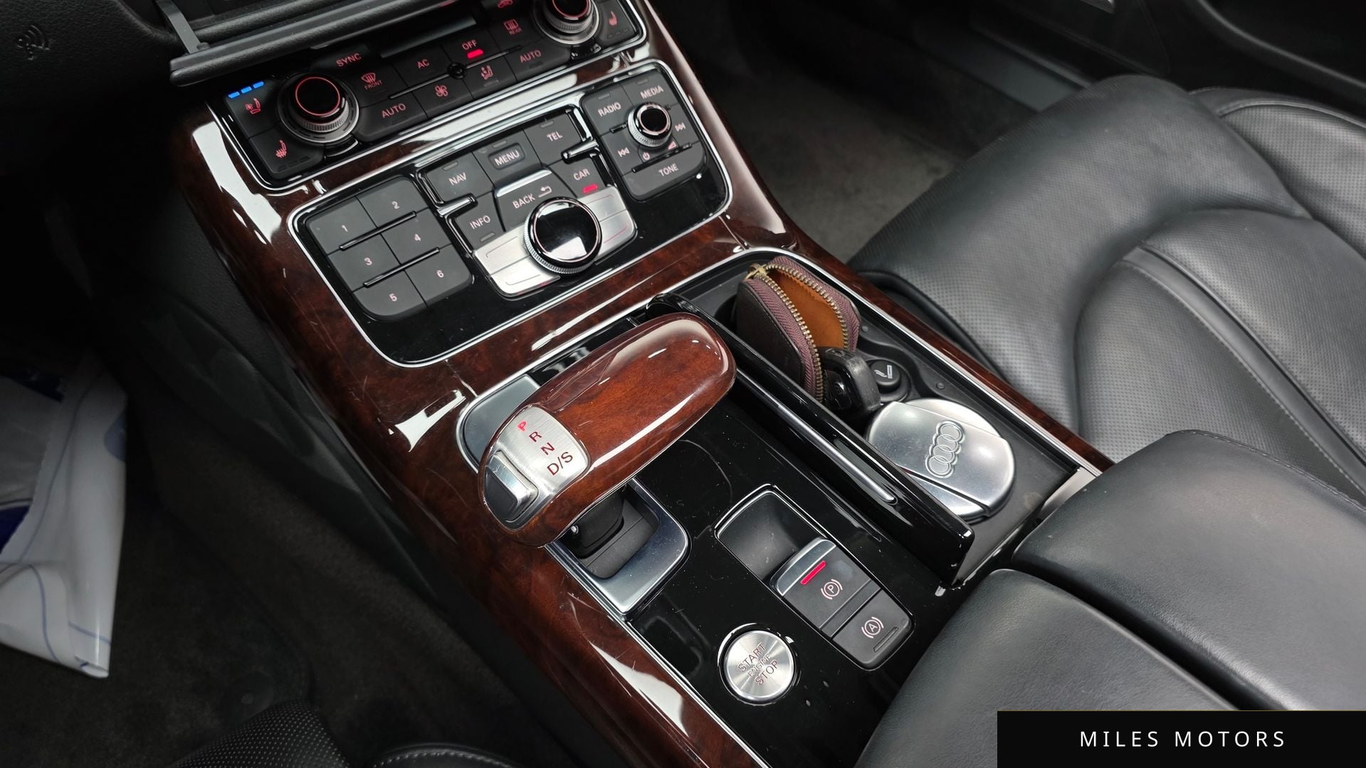 Audi A8 2011 — миниатюра 9
