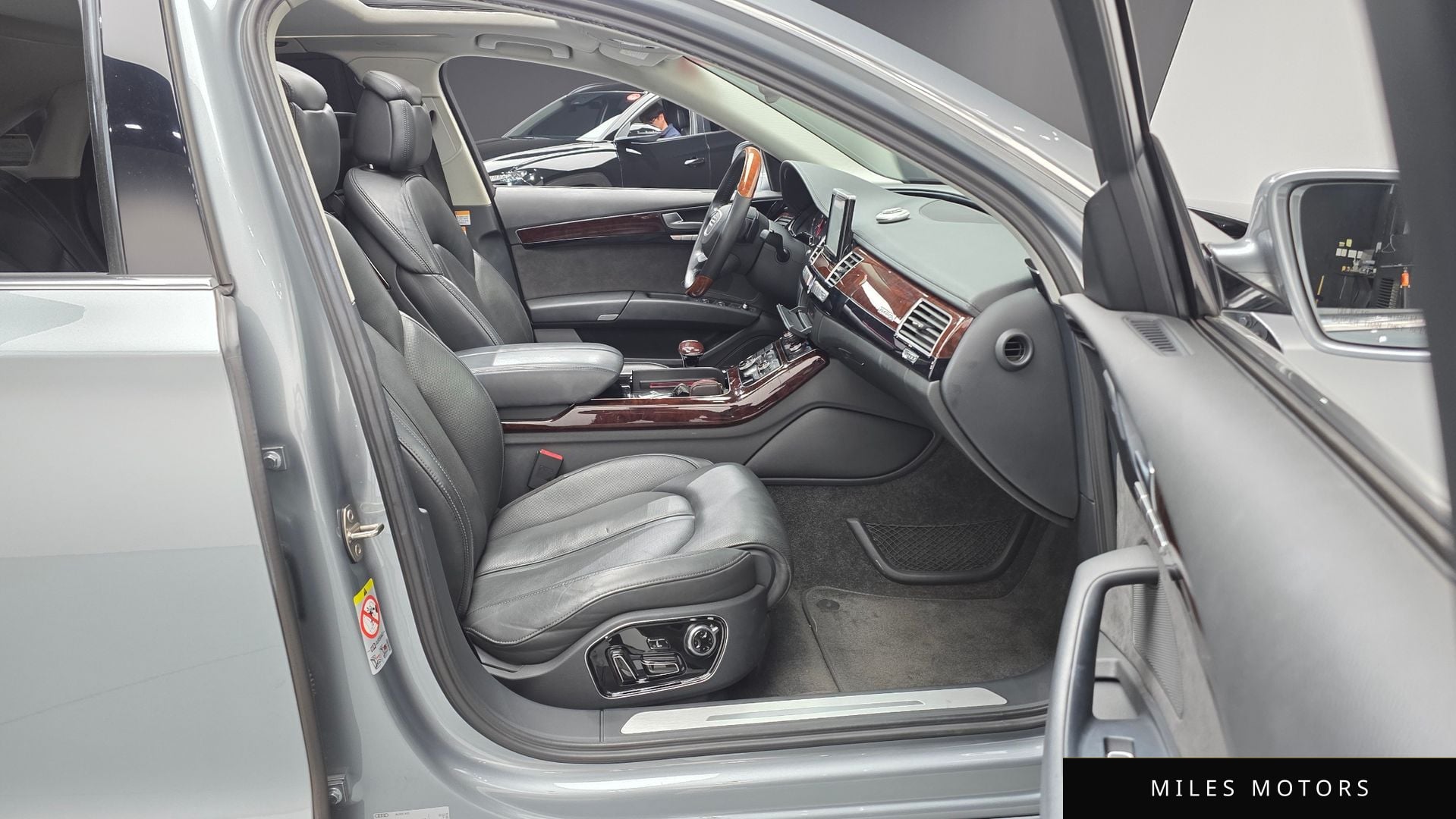 Audi A8 2011 — миниатюра 10