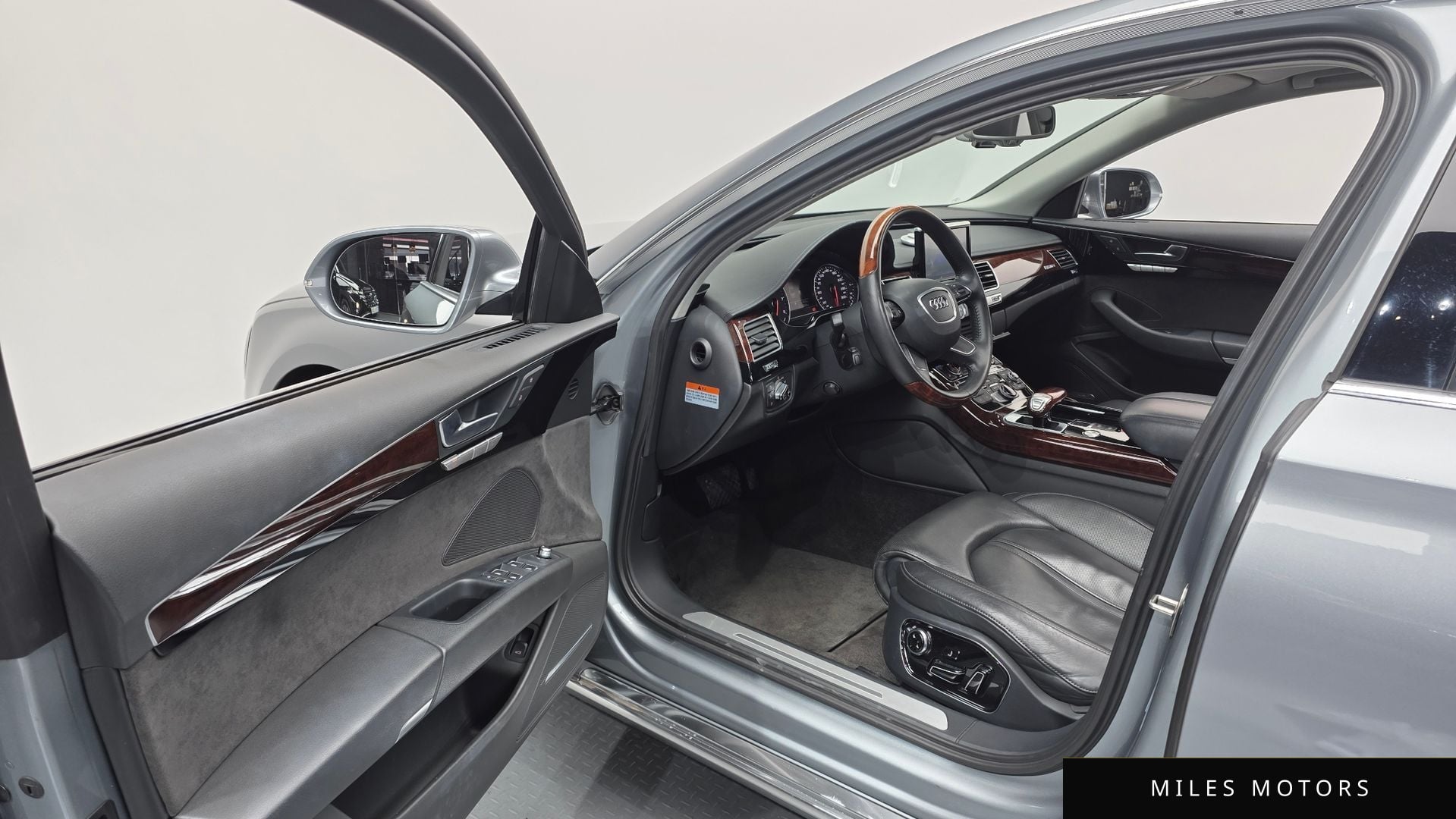 Audi A8 2011 — миниатюра 11