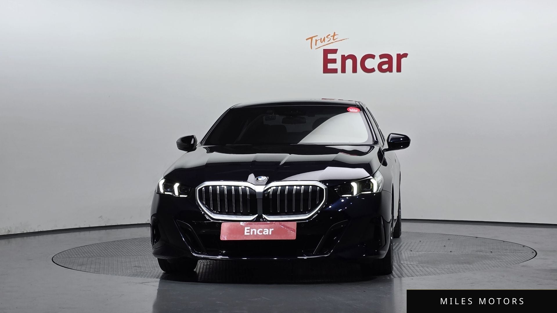 BMW 5 Series (G60) 2024 — миниатюра 3