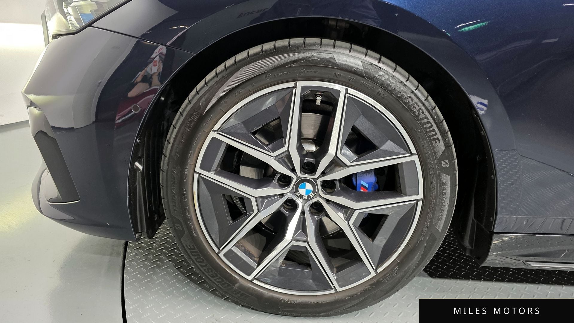 BMW 5 Series (G60) 2024 — миниатюра 5