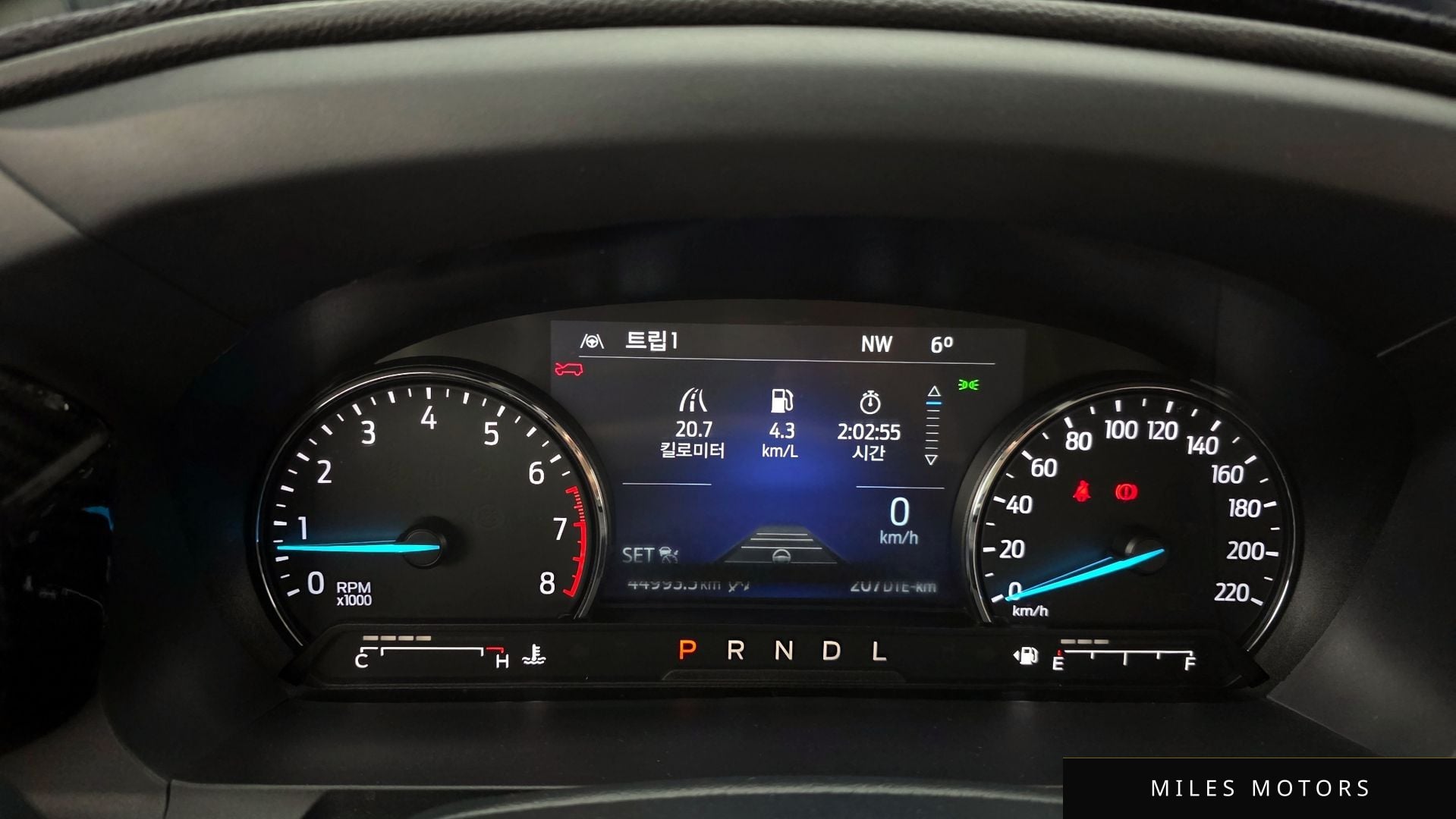 Ford Explorer 2022 — миниатюра 8