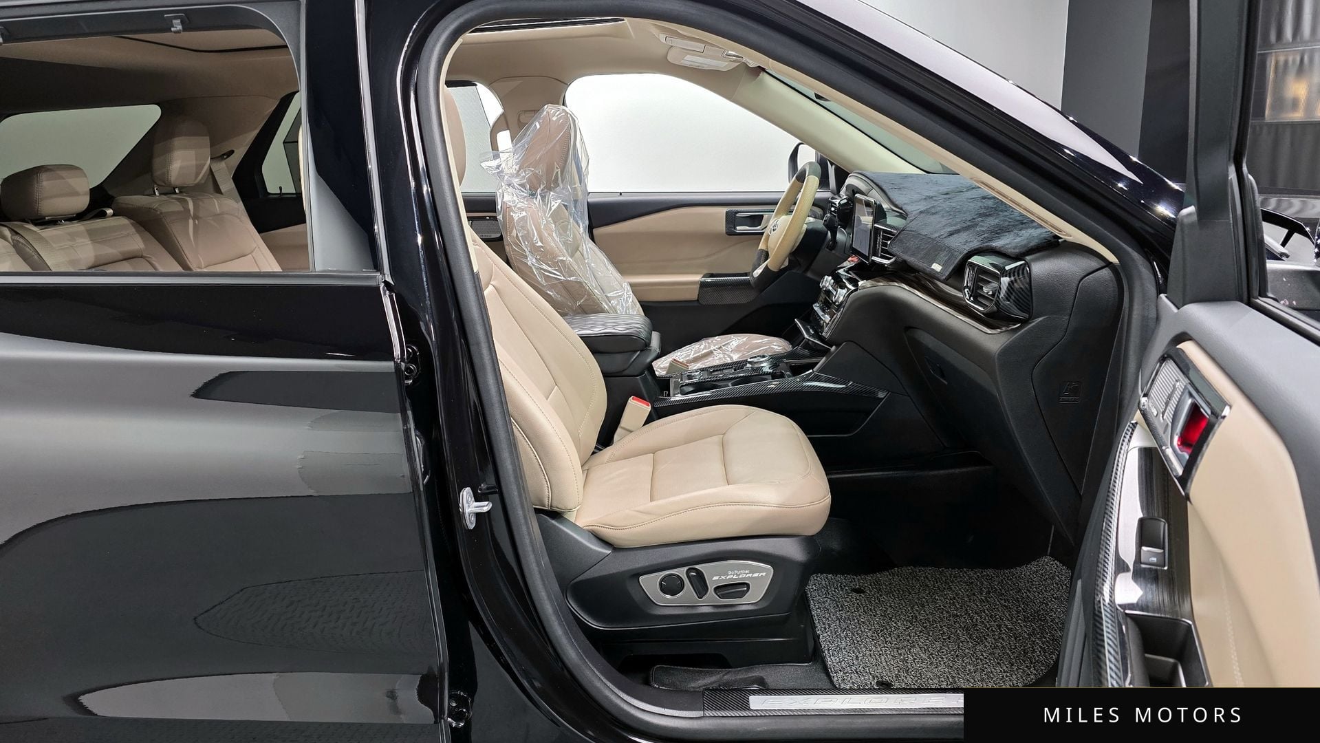 Ford Explorer 2022 — миниатюра 10