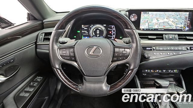 Лексус ES300h 2019 — миниатюра 13