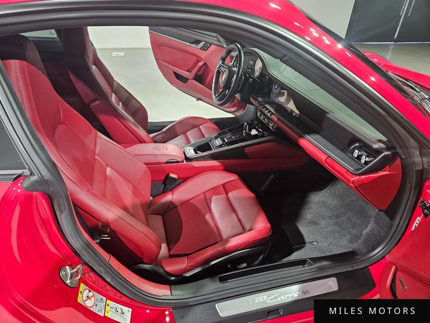 Porsche 911 (992) 2023 — миниатюра 11