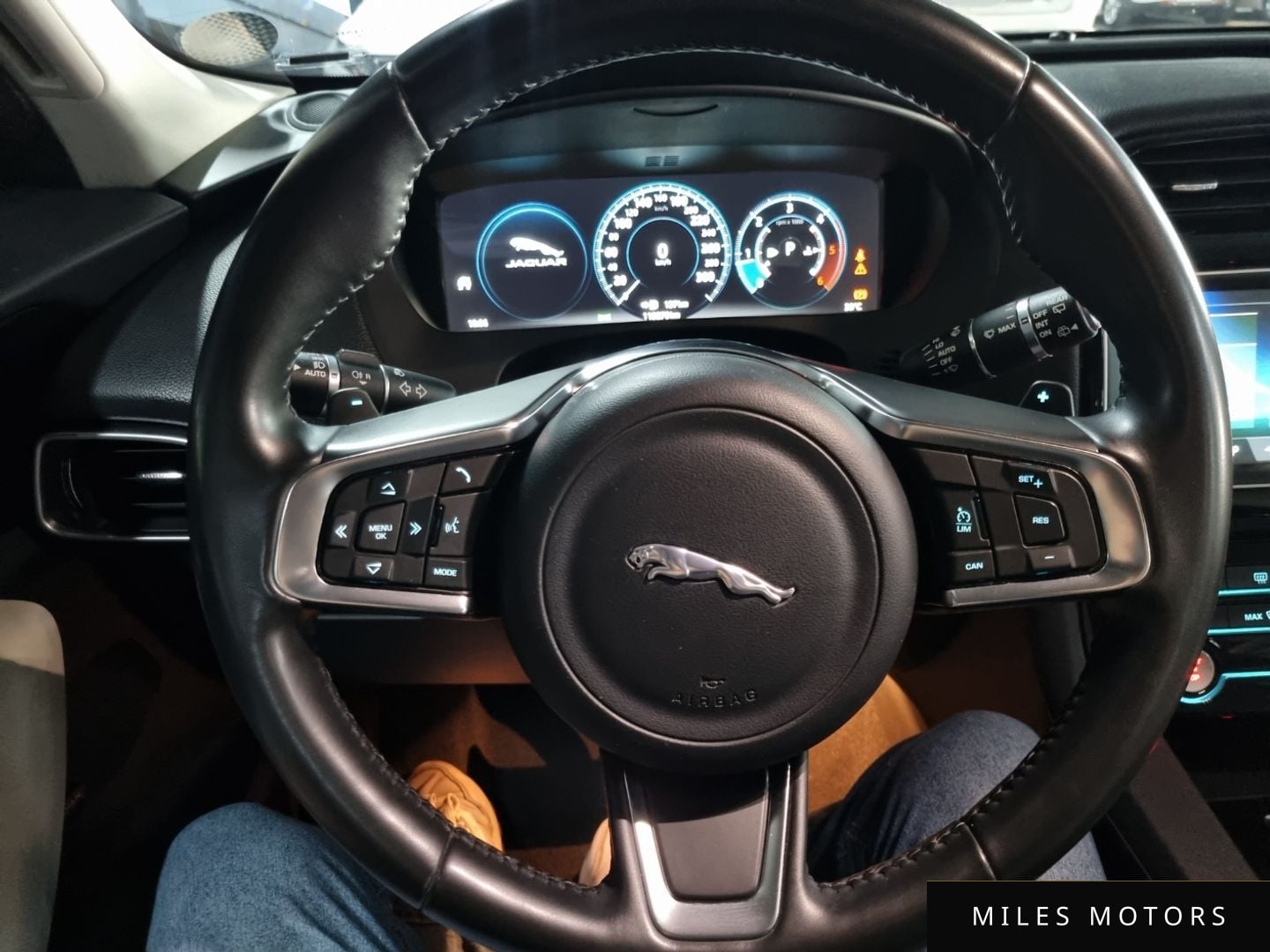 Jaguar F-PACE 2018 — миниатюра 11