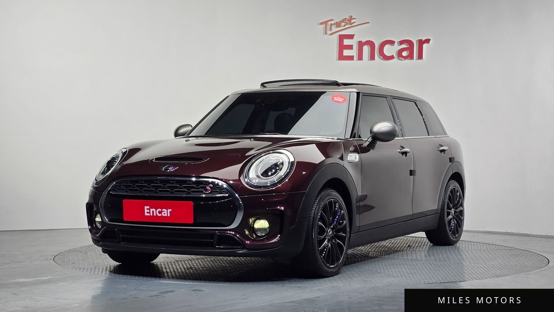 MINI Clubman 2018 — фото 1 из 12