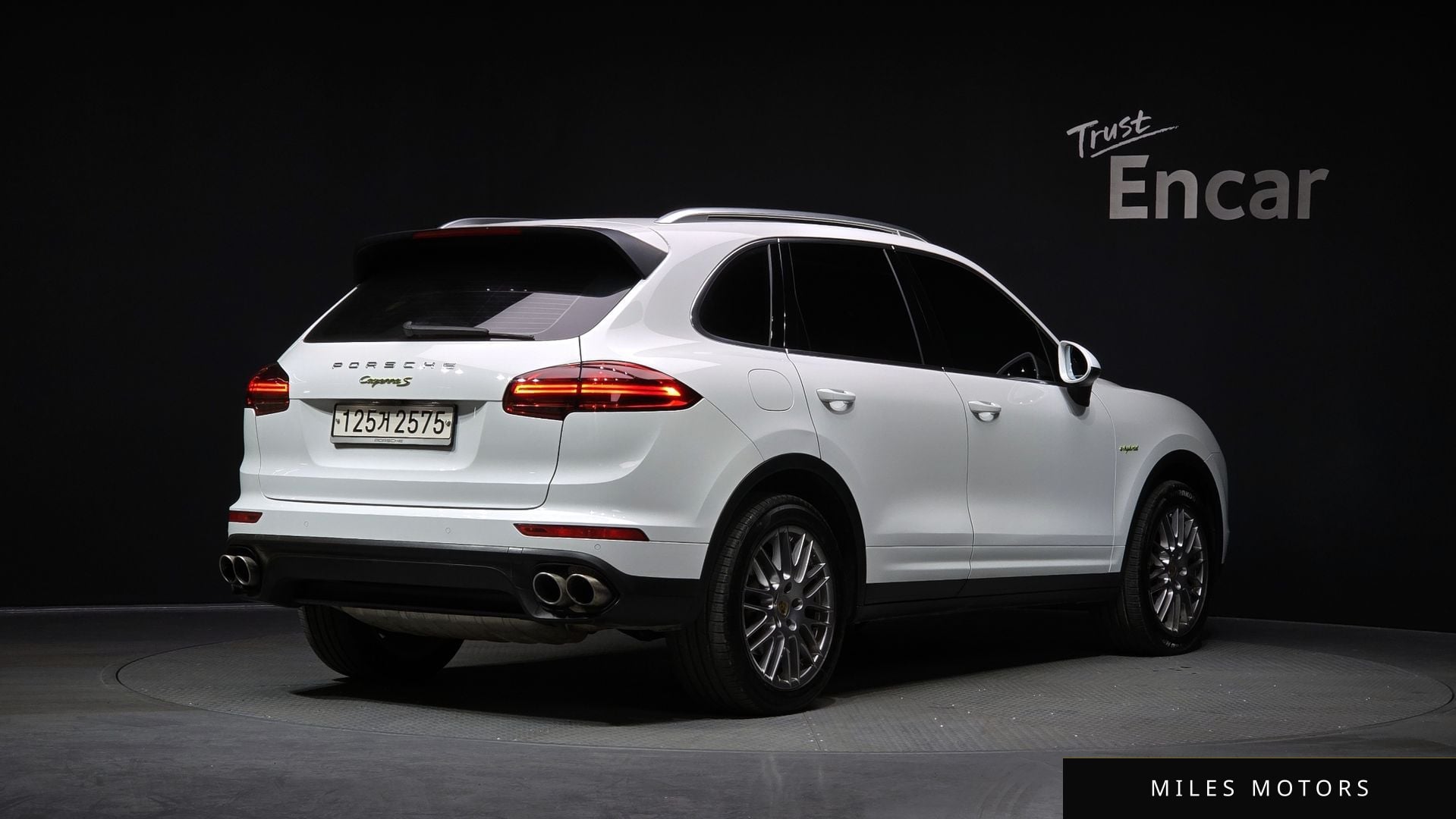 Porsche Cayenne 2016 — миниатюра 2